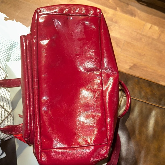 ⭐️#16002 Coach Oxblood Patent Leather Versatile Travel/Baby Tote with Change Pad - Picture 5 of 15